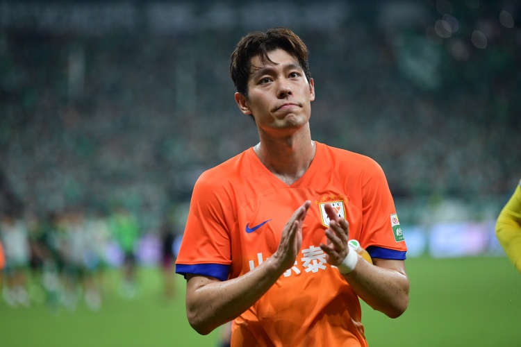 2026 世界杯-德转显示泰山球员毕津浩已加盟大连英博，方式为自由转会